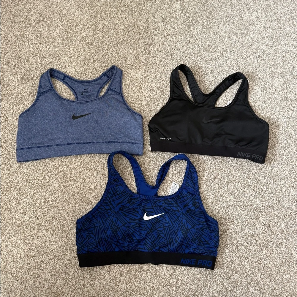 Women’s Nike Sports Bras - Picture 1 of 3